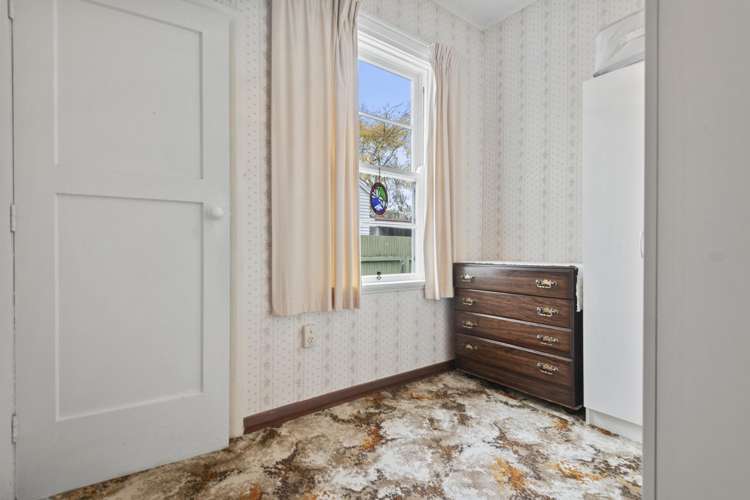 112 Savage Crescent West End_9