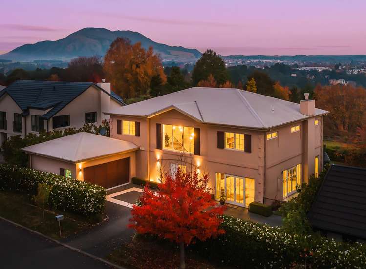 18 Chateau Crescent Rangatira Park_26