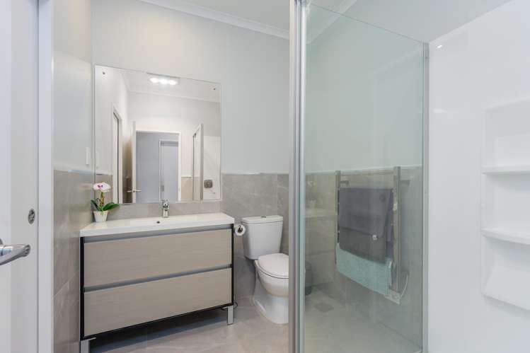 16 Couldrey Crescent Red Beach_16