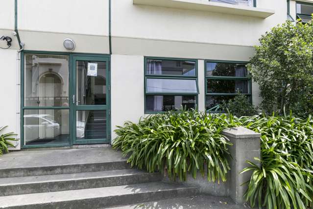 19/22 Sussex Street Mount Cook_1