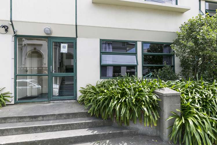 19/22 Sussex Street Mount Cook_1