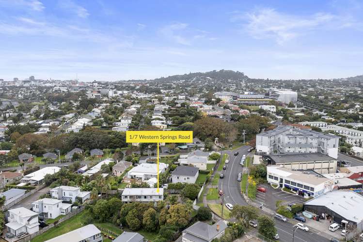 1/7 Western Springs Road Morningside_9