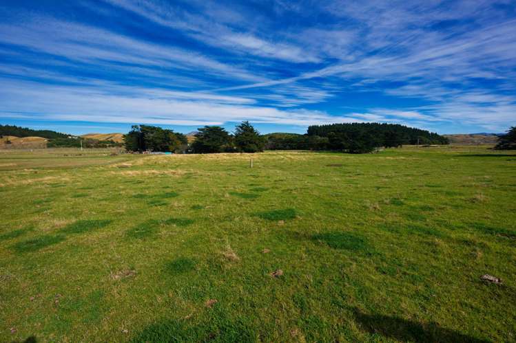 Corner Marfells Beach and Clifford Roads Lake Grassmere_27