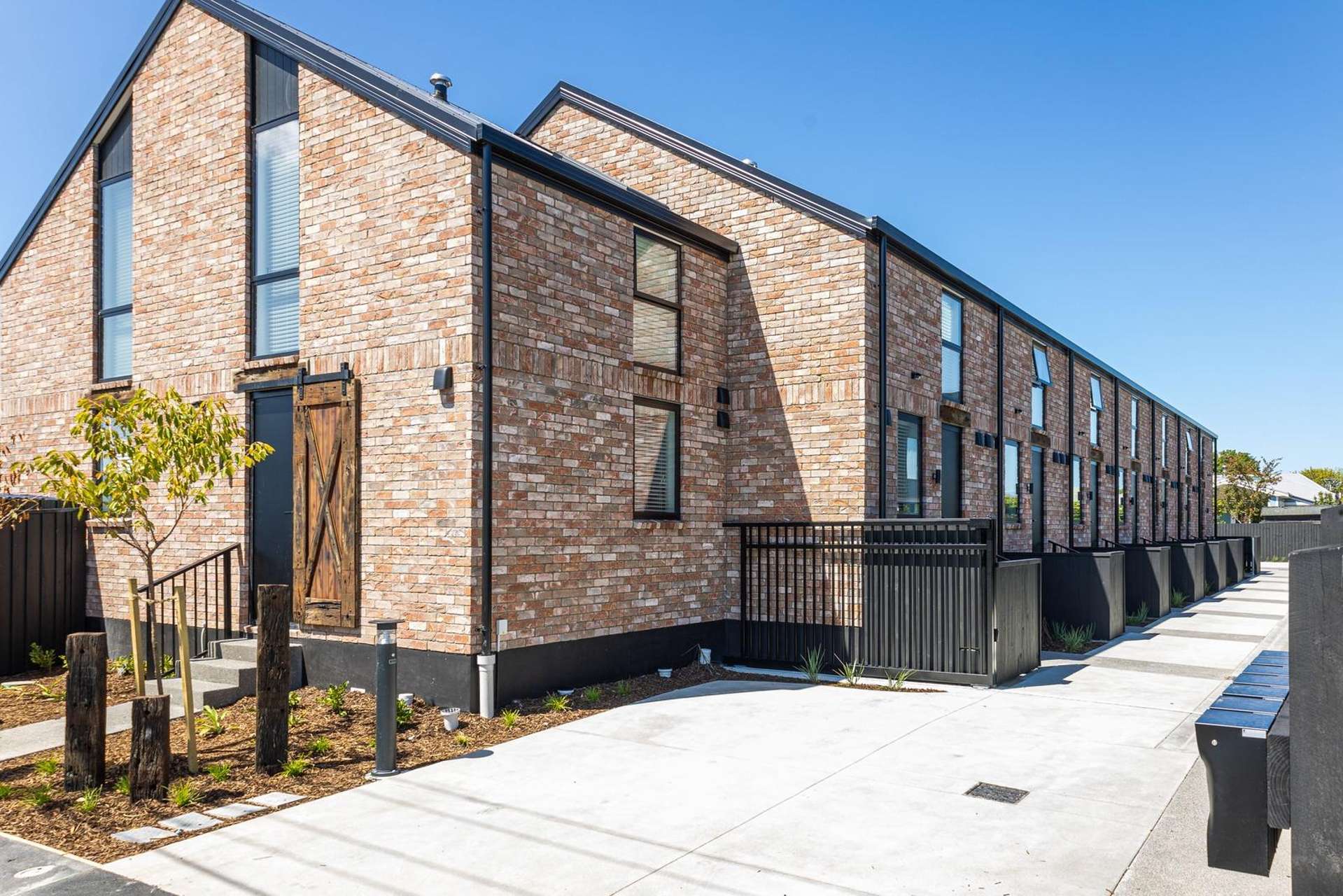 196 Hills Road 1434_0