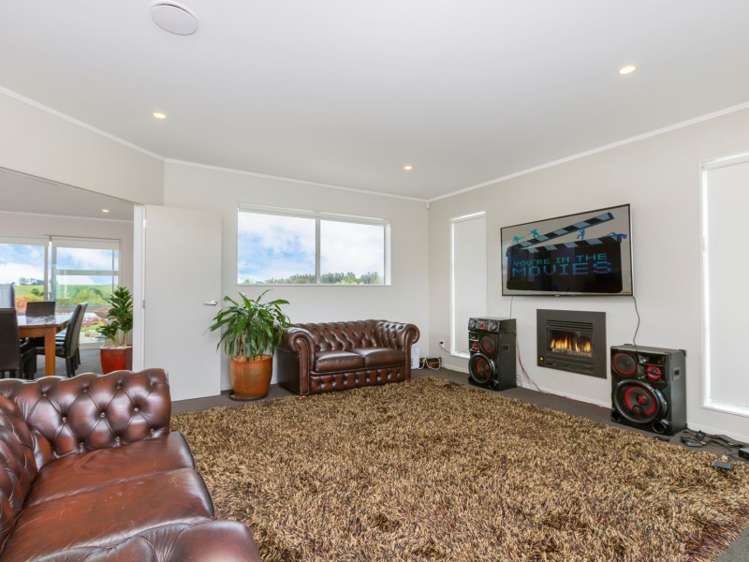 12 Laly Haddon Place Matakana_11