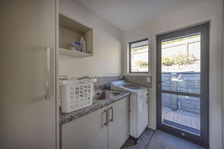 52 Perth Street South Hill_15