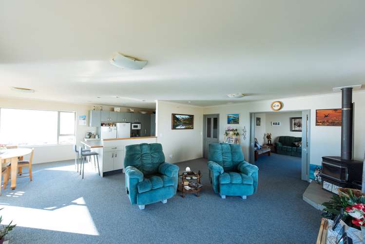 9 Esplanade Kaka Point_5