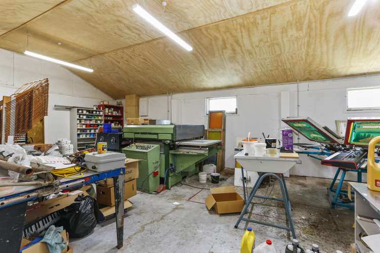 304 Glengarry Road Glen Eden_13