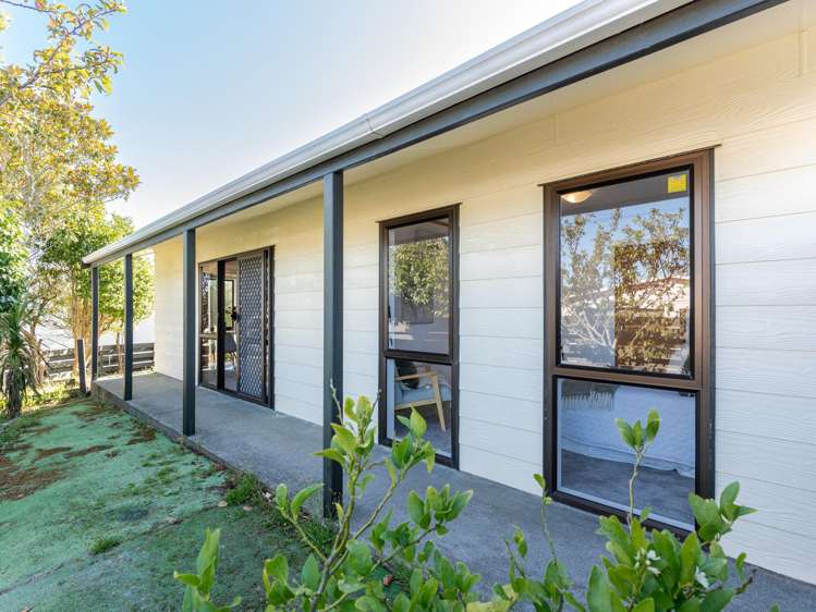 55 Beazley Avenue Paparangi_21