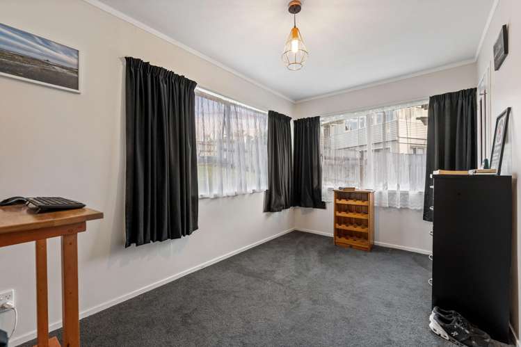 11 Seakens Way Glen Eden_13