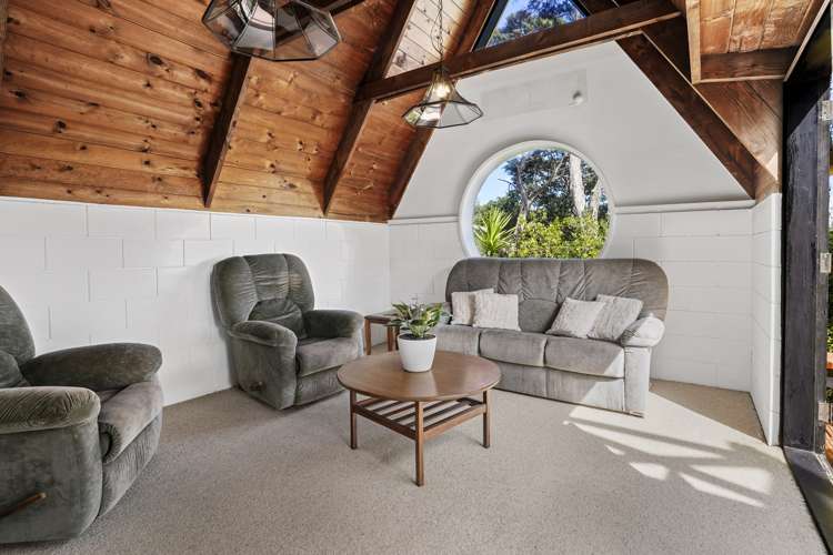 2/11 Amelia Place Beach Haven_6