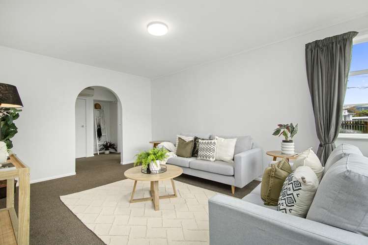 1/1 Strand Crescent Naenae_12