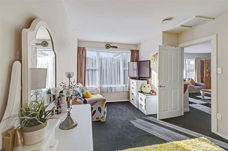 2/7 Curletts Road Sockburn_3