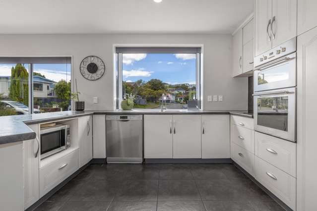 9 Ayr Place Papakowhai_4