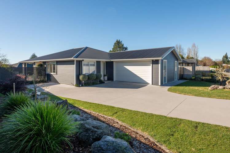 17 Lloyd Crescent Pukehangi_29