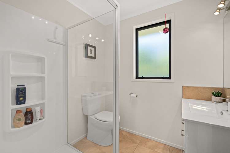 274 Ballintoy Park Drive Welcome Bay_13