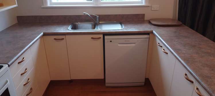 7 Terrance Grove Paparangi_10