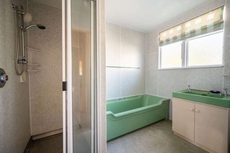 109 Beach Road Akaroa_15