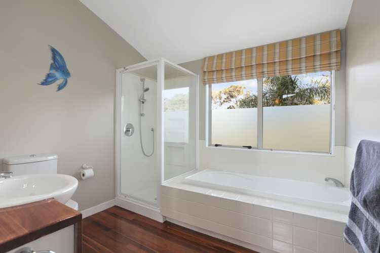 542d West Coast Road Oratia_17