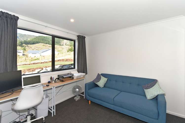 6 Kingfisher Lane Stoke_12