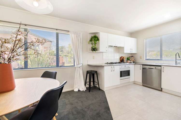 2/49 Selwyn Crescent Forrest Hill_7