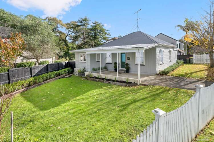 107 Beach Road Mellons Bay_19