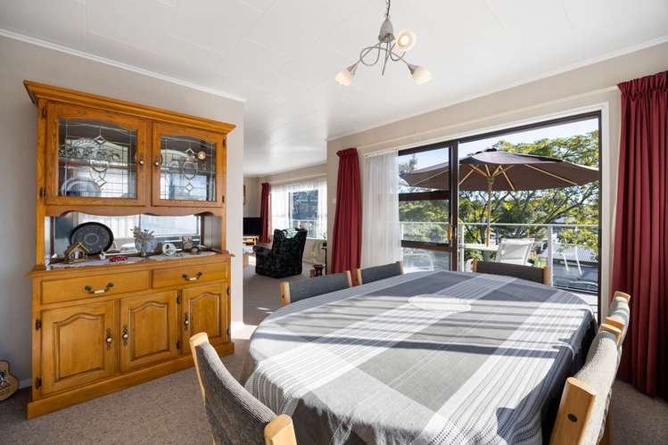 17 Huia Avenue Forest Lake_7
