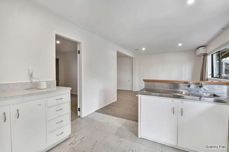 35 Surf Road Stanmore Bay_15