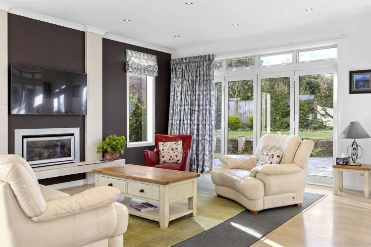 25 Magnolia Rise Waipahihi_13