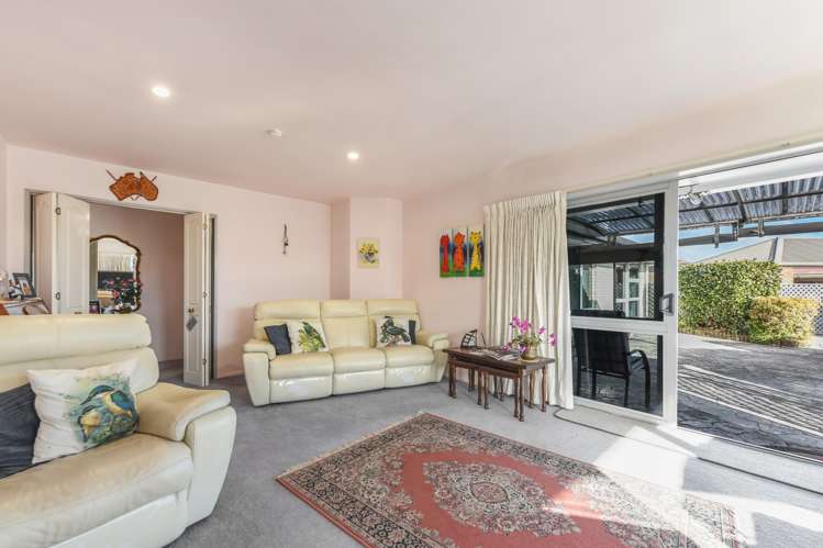 19 Stead Crescent Stoke_9