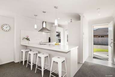 1 Darnika Way_2