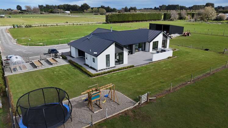 60 Orion Road East_0