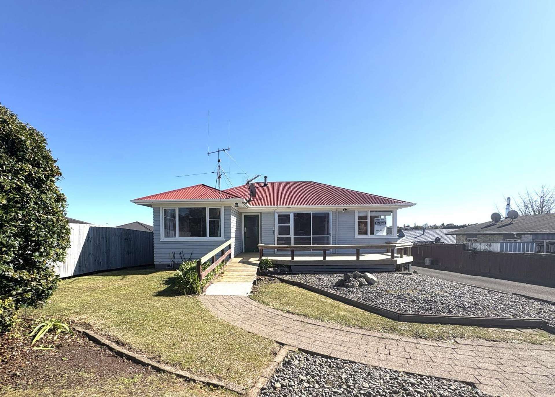 1 Thomson Avenue Dinsdale_0