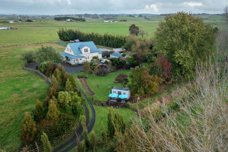 2179 State Highway 16 Helensville_19