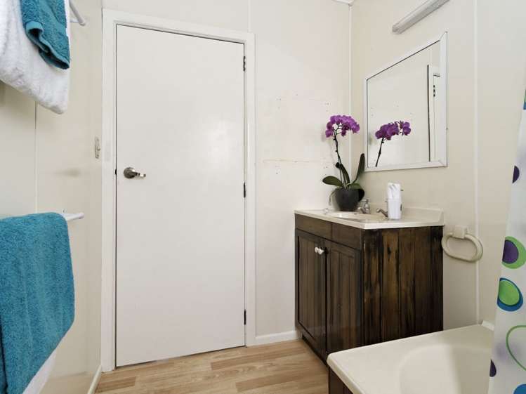 12 Surat Place Glen Eden_16