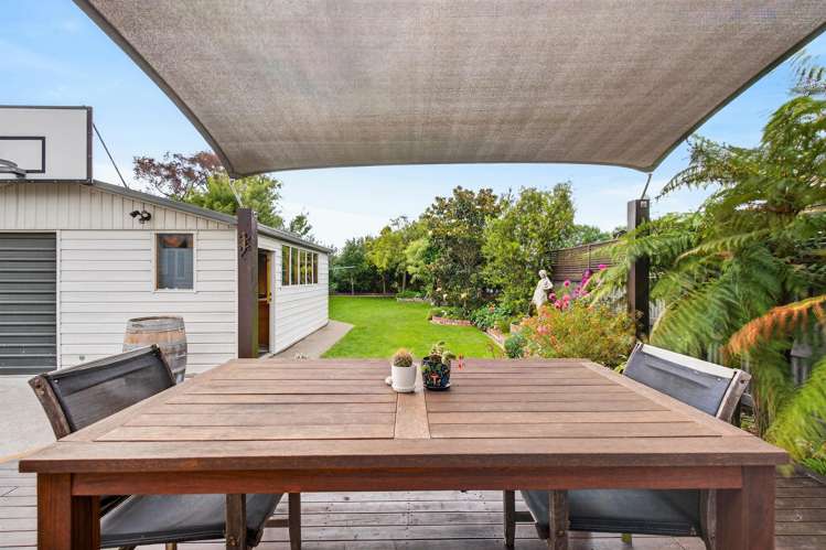 921 Willowpark Road North Mayfair_16