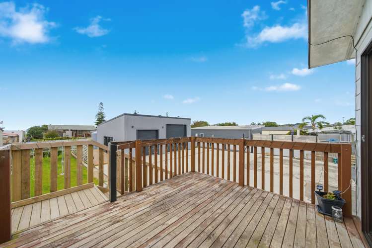 16 Kowhai Avenue Kaiaua_13