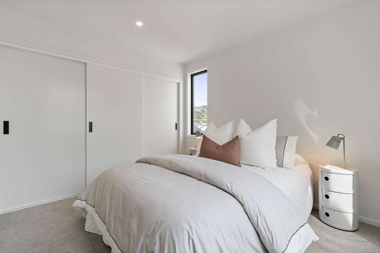 2/161 Onepu Road Lyall Bay_11