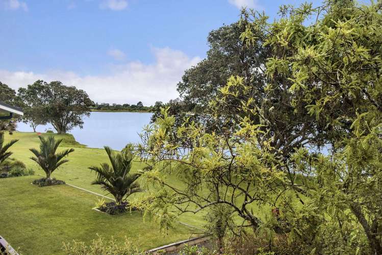 10 Roretana Drive Athenree_2
