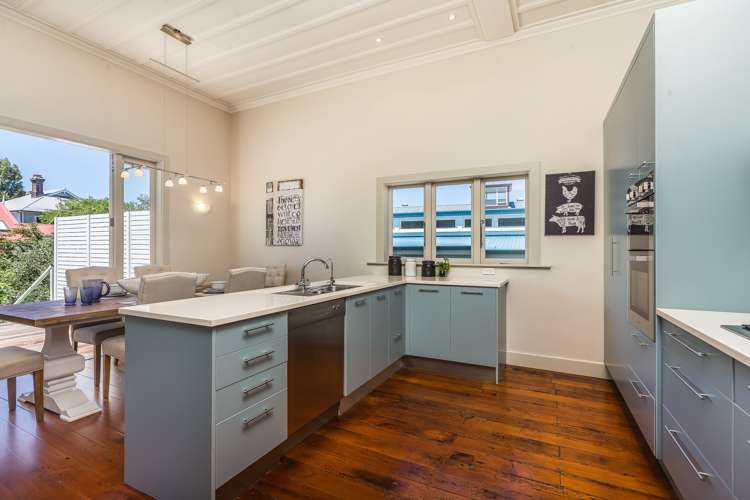 24 Queens Parade Devonport_5