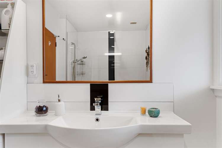 32 Sloan Terrace Cashmere_10