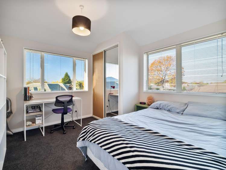 15 Sutton Place Dallington_21