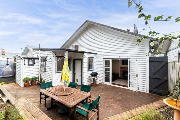 9 Chaucer Road South_0