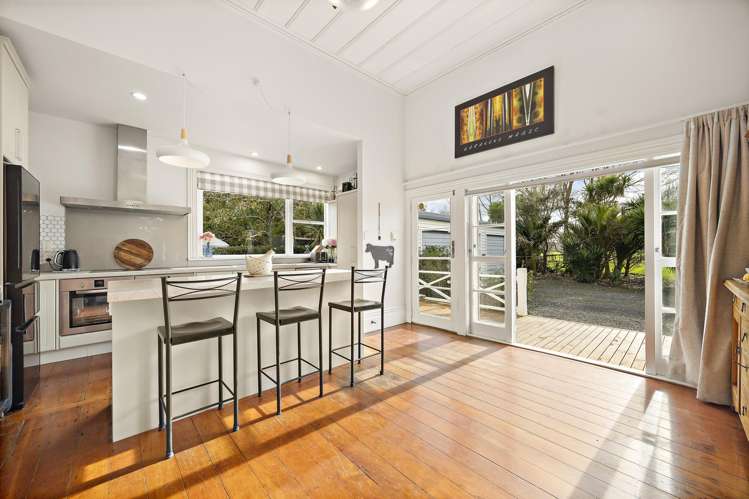 2179 State Highway 16 Helensville_7