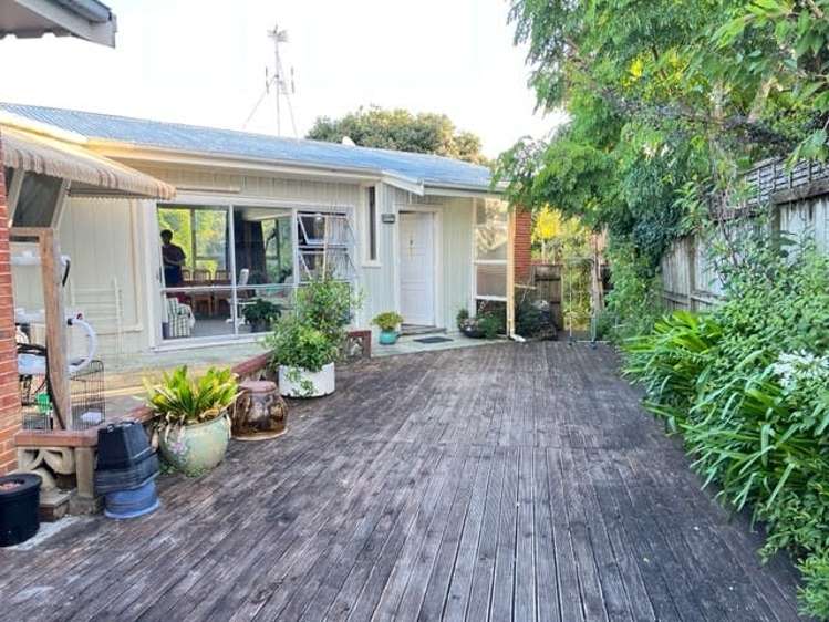 96 Lake Road Northcote_5