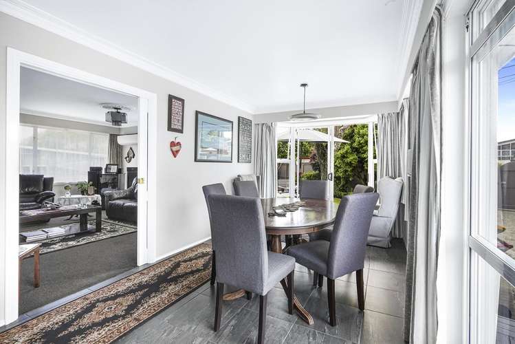 17 Queenwood Avenue Queenwood_9