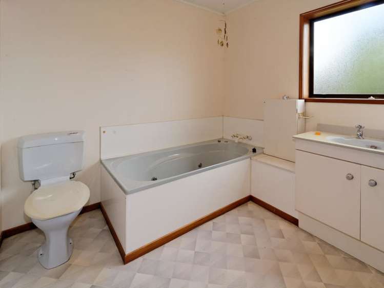 2/12 Arahoe Road New Lynn_13