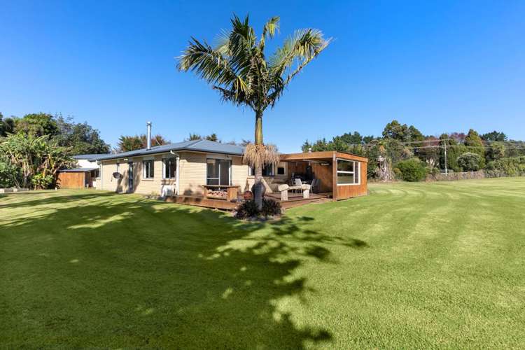 2123 Awhitu Road Pollok_4