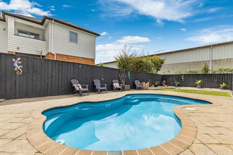 12 Finlow Drive Te Atatu South_10