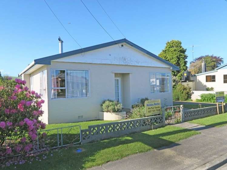 23 Main Road Owaka_12